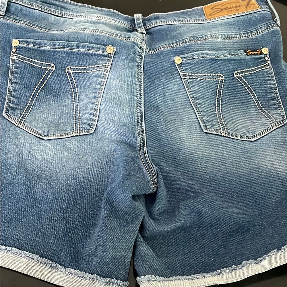 Seven7 Blue Jean Shorts Vintage Style Frayed Hem